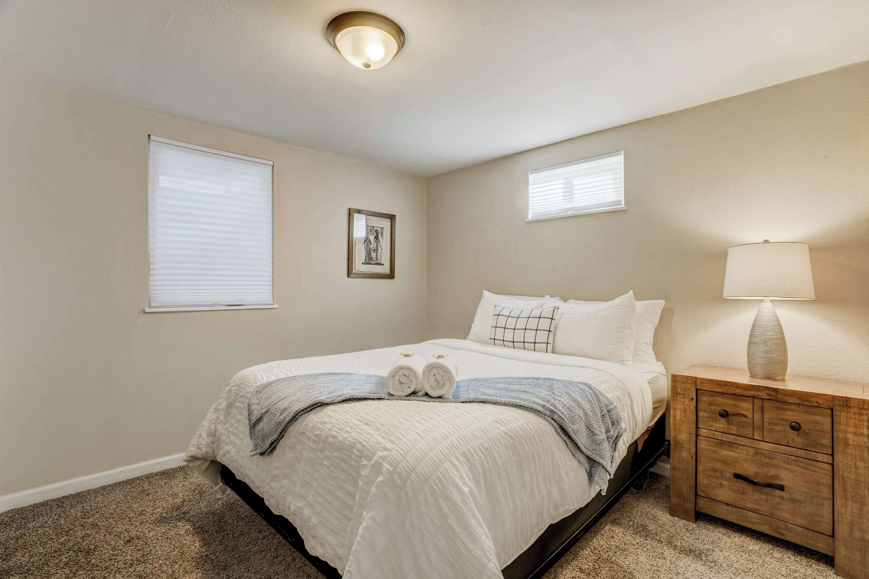 5 habitaciones, tabla de planchar con plancha, wifi y ropa de cama 