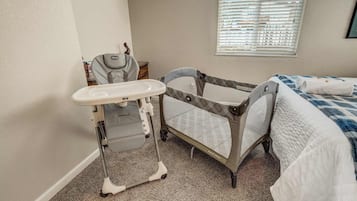4 bedrooms, iron/ironing board, travel cot, WiFi