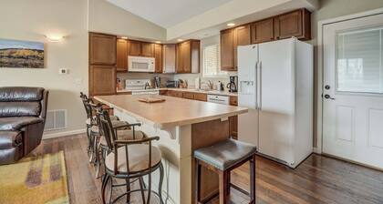 Crestview Place! 2 Mins to UCCS, Patio, and BBQ