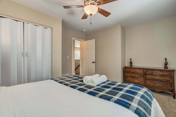 4 bedrooms, iron/ironing board, travel cot, WiFi