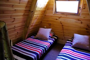 8 bedrooms, bed sheets