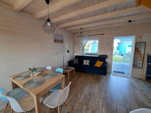 Deluxe House, 3 Bedrooms | Living room