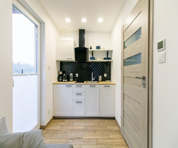 Nhà tiện nghi đơn giản, 3 phòng ngủ | Bếp riêng | Tủ lạnh, máy rửa bát, dụng cụ pha cà phê/trà, ấm điện 