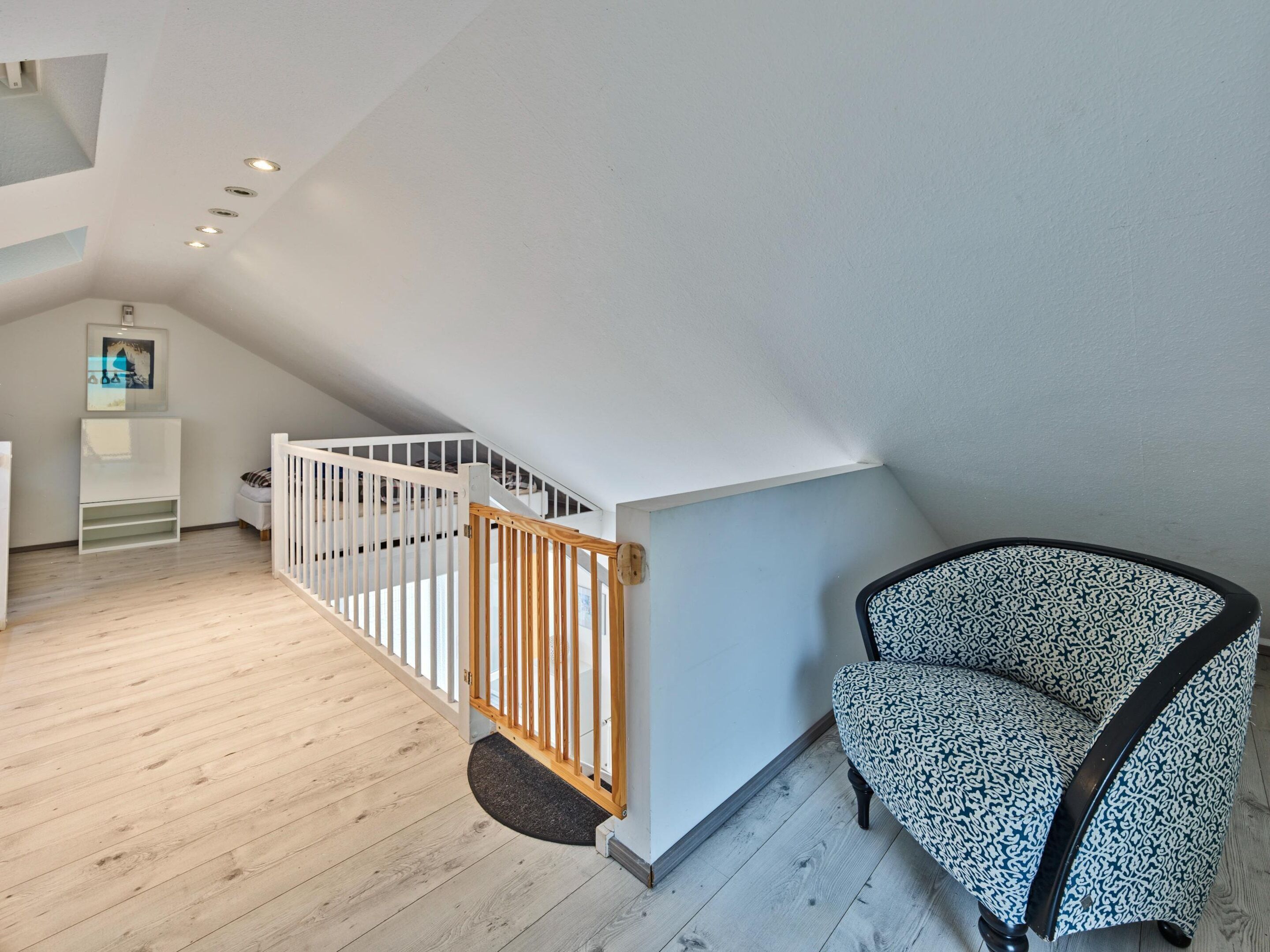 2 bilik tidur, dilengkapkan perabot secara berasingan, cadar katil 