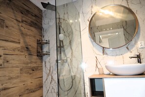 Classic House, 3 Bedrooms | Bathroom