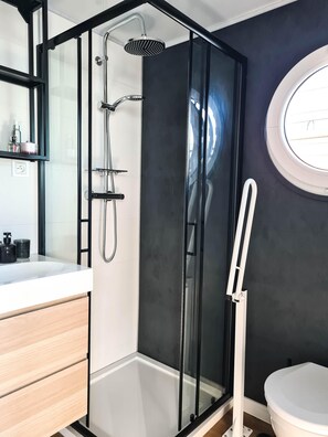 Shower - Luxury Houseboat for 2 People, by the sea (gmina Sianów)