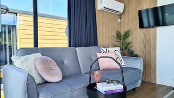 Comfort Mobile Home, 2 Bedrooms | Living room