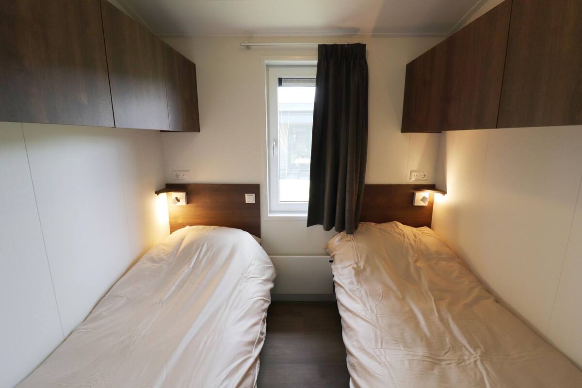 3 bedrooms, individually furnished, bed sheets