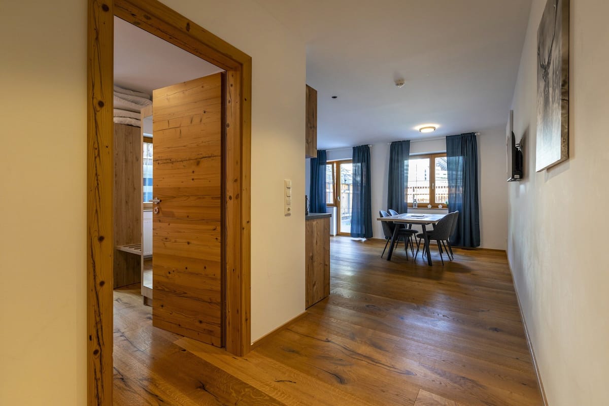Classic Apartment, 2 Bedrooms | Reception