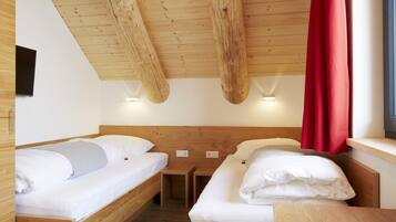 5 bedrooms, individually furnished, bed sheets