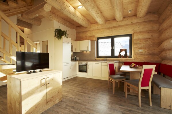 Chalet clásico, 3 habitaciones | Sala de estar