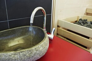 Chalet Classique, 3 chambres | Salle de bain | Douche