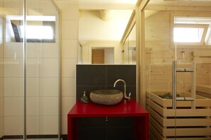 Chalet Klasik, 3 kamar tidur | Kamar mandi | Shower