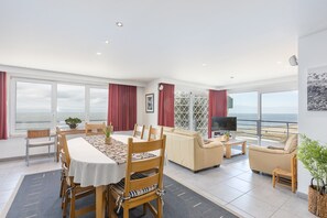 Apartamento Confort, 3 habitaciones | Restauración