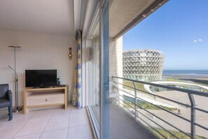 Classic Apartment, 3 Bedrooms | Balcony - Bright Apartment on the 5th Floor (Middelkerke)