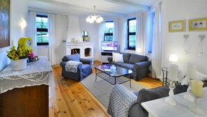 Living room | Fireplace - Holiday Home, Oasis of Peace, Polanow (gmina Polanów)
