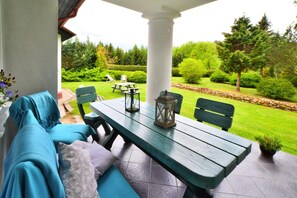 Classic Villa, Multiple Bedrooms | Outdoor dining - Holiday Home, Oasis of Peace, Polanow (gmina Polanów)