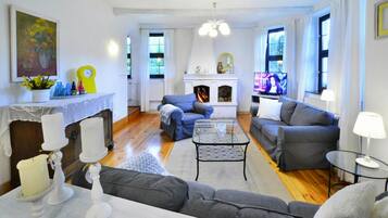 Comfort Villa, Multiple Bedrooms | Living room | Fireplace