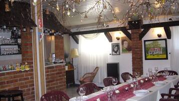 Classic Villa, Multiple Bedrooms | Banquet hall