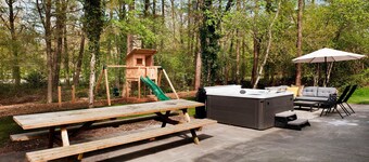 Comfortable Family and Friends House With Wellness