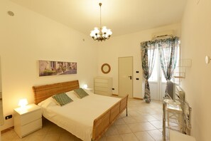 Deluxe House, 4 Bedrooms - Vacation Home With Private Pool, Floridia (Floridia)