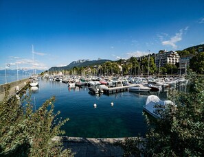 شقة مريحة - غرفتا نوم | الإطلالة من المنشأة