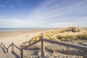 View from property - Apartment Located Directly on the Beach (Nieuwpoort)