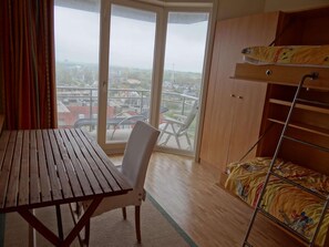 Appartement Luxe, 3 chambres | 15 chambres, ameublement personnalisé, fer et planche à repasser