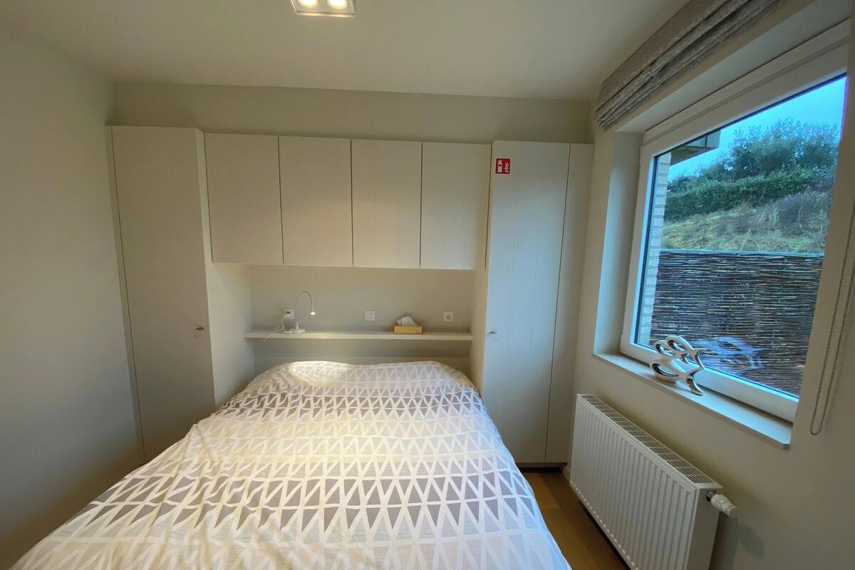 Deluxe Apartment, 2 Bedrooms | 10 bilik tidur, dilengkapkan perabot secara berasingan