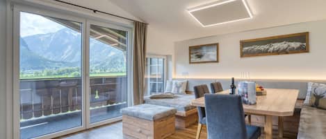 Deluxe-Apartment, 4 Schlafzimmer | Wohnzimmer