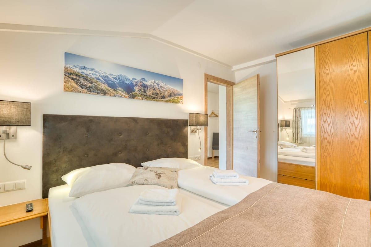 Apartamento Elite, 4 habitaciones | 15 dormitorios, mobiliario individual, ropa de cama