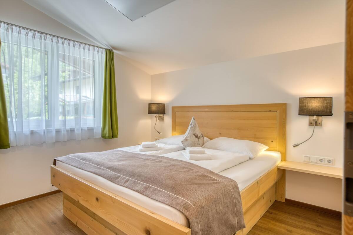 3 bedrooms, individually furnished, bed sheets