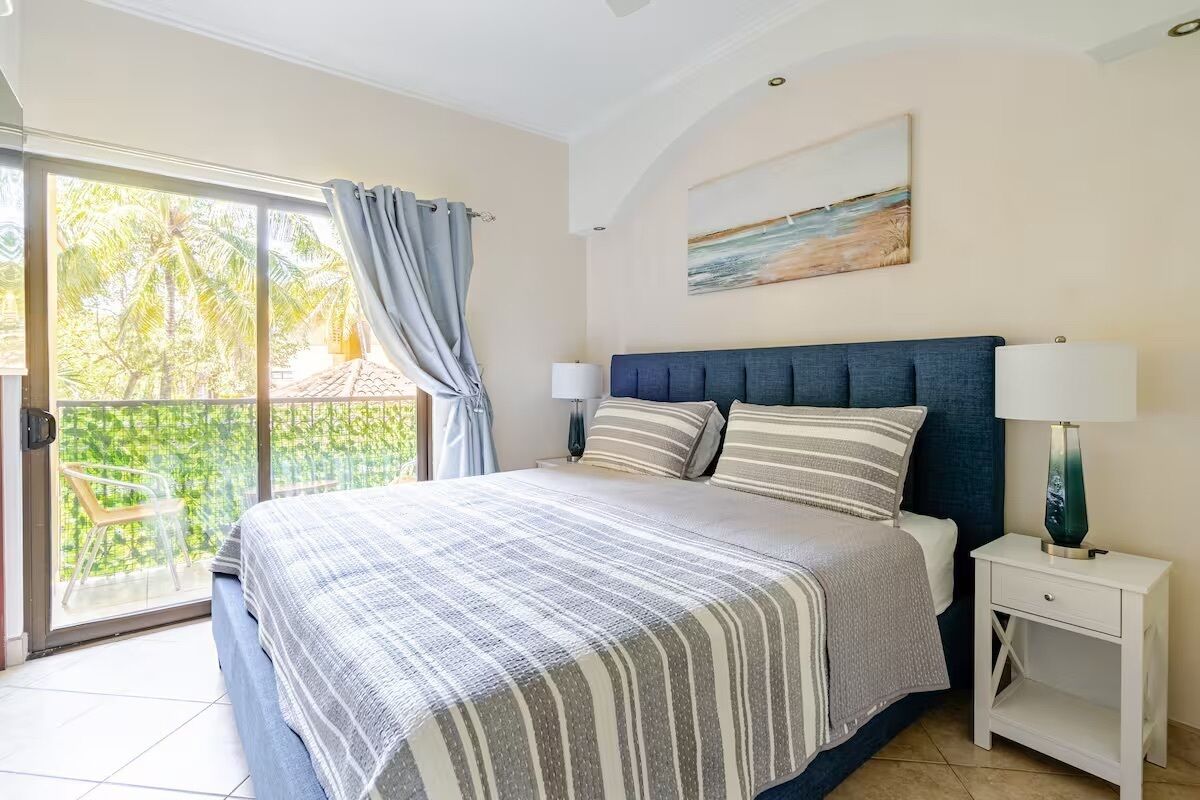 2 slaapkamers, een strijkplank/strijkijzer, reisbedje, wifi