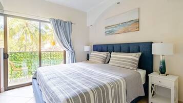 2 slaapkamers, een strijkplank/strijkijzer, reisbedje, wifi