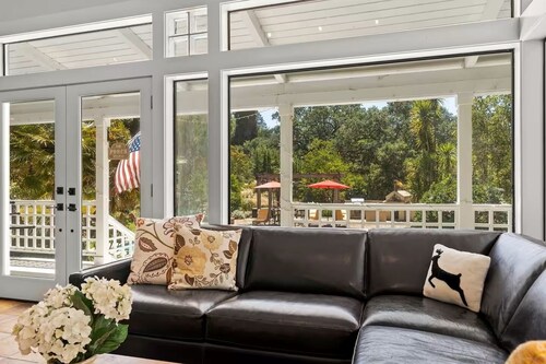 Casa Pavone, by Vinifera Homes