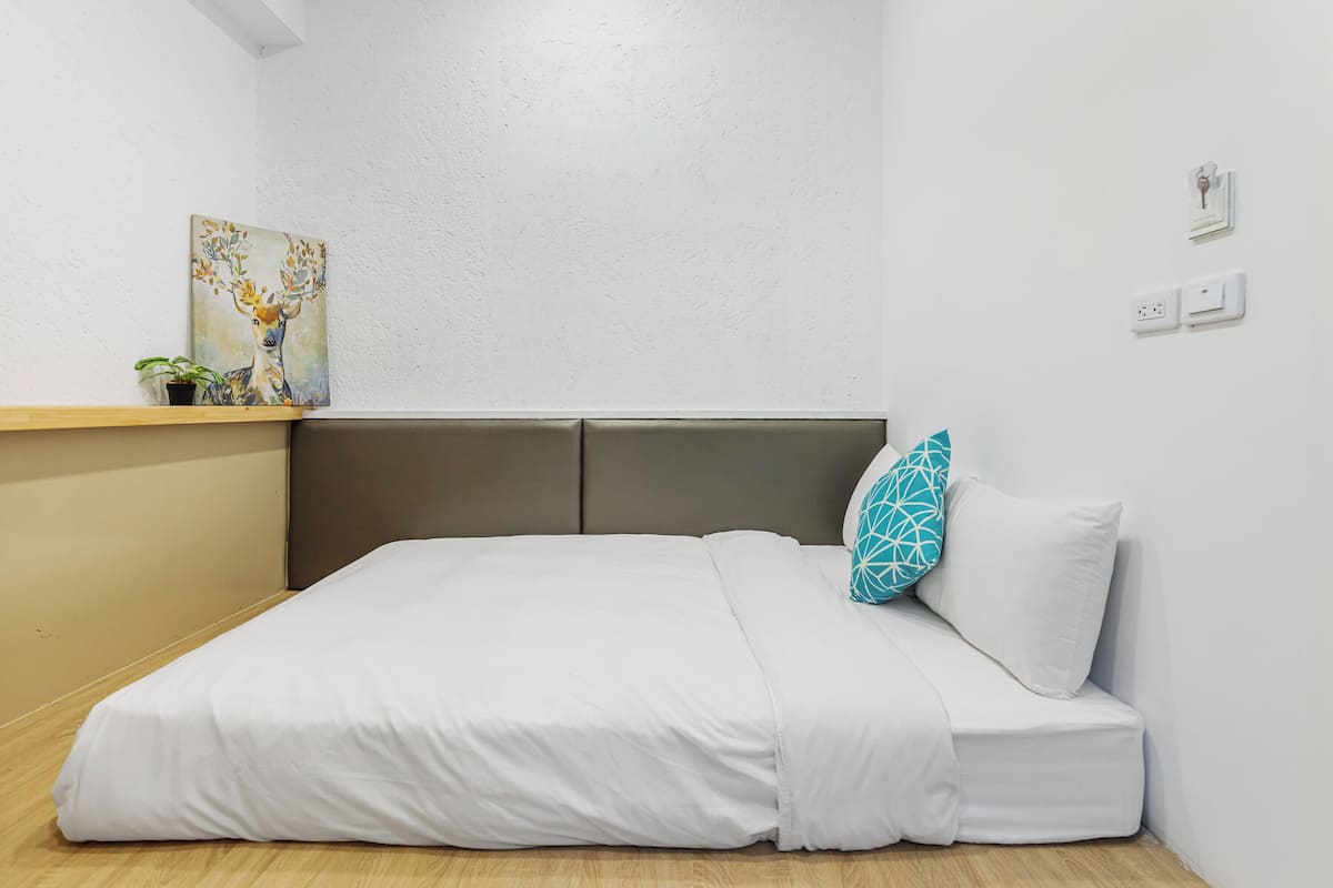 Standard Double Room with Bathtub