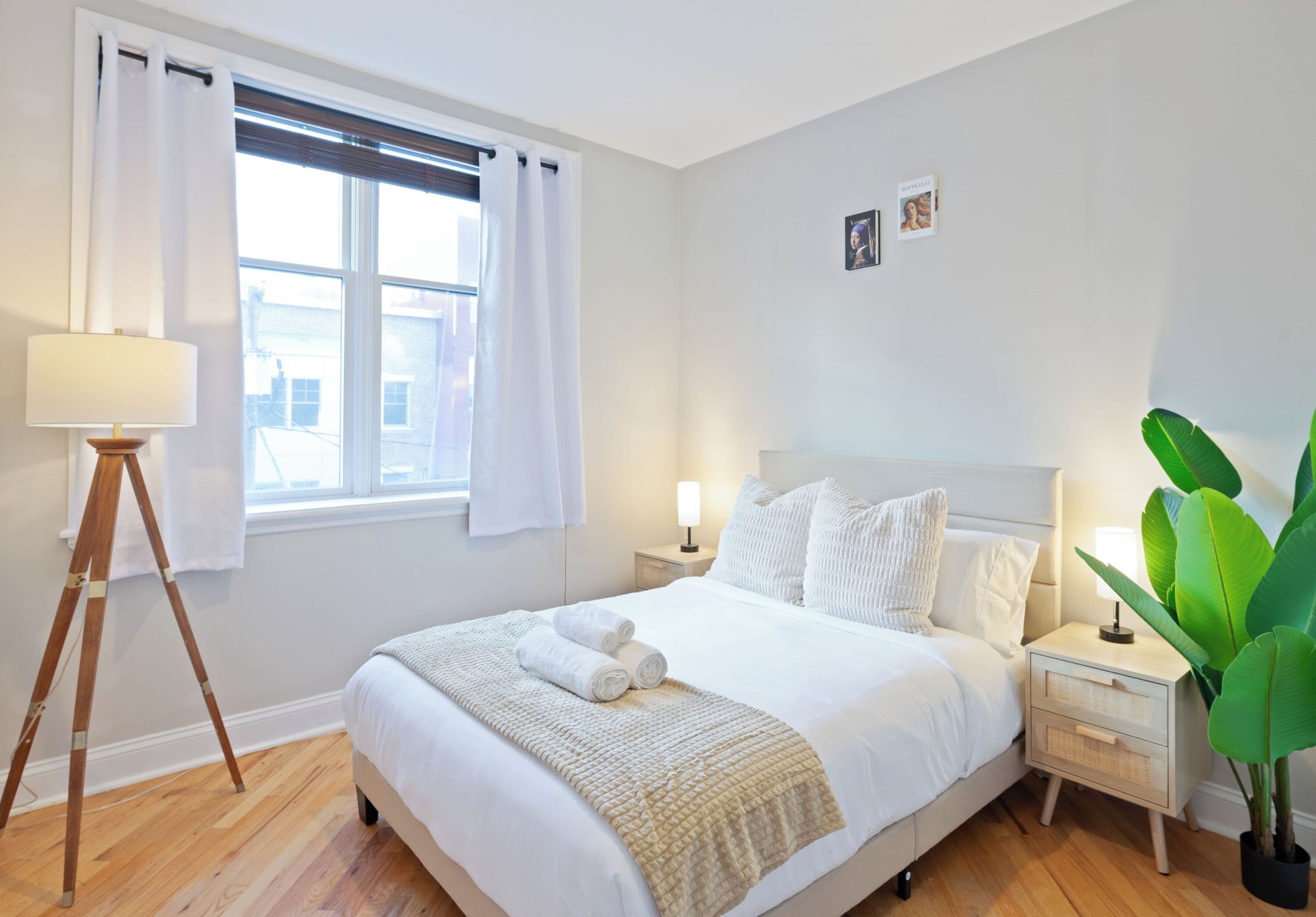 3 chambres, fer et planche à repasser, Wi-Fi, draps fournis