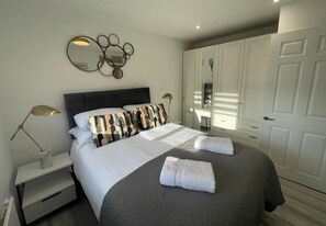 3 bedrooms, iron/ironing board, free WiFi