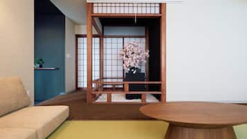 Double Room | Iron/ironing board, free WiFi, bed sheets