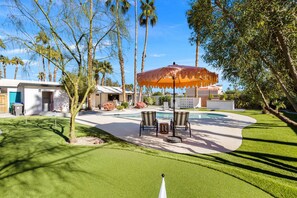 Unclassified image, 2 of 37, button