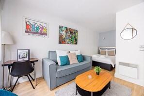 Iron/ironing board, free WiFi, bed sheets