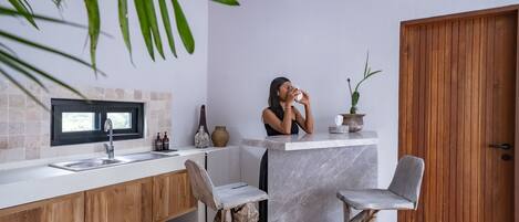 Lägenhet - 1 sovrum - balkong - utsikt mot poolen | Matsal