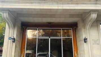 Fachada de la propiedad