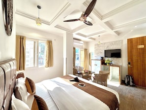 Premium Room | Free WiFi, bed sheets - Check Inn Homes - Rishikesh (Rishikesh)