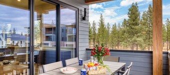 Aerie Sleek 6 Unit Buyout | 6 Units, 15BDR | Deck, Hot Tub, Views, Near Old Bend