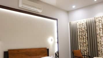 5 Schlafzimmer, Bügeleisen/Bügelbrett, WLAN, Bettwäsche