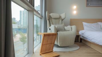 Deluxe 2PC Room | Premium bedding, individually decorated, soundproofing, free WiFi