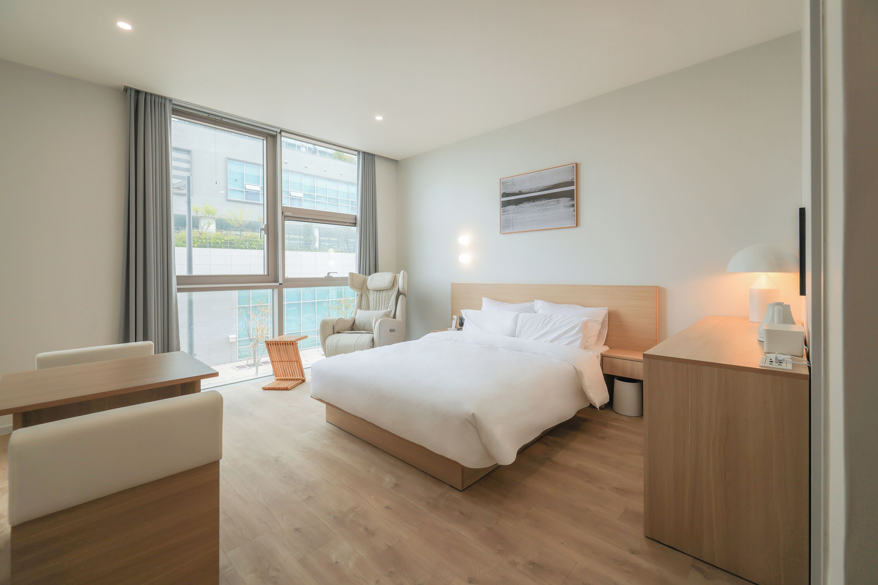 Deluxe 2PC Room | Premium bedding, soundproofing, free WiFi, individually decorated