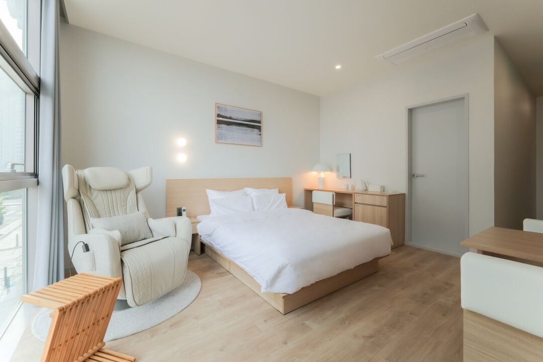 Deluxe + 2PC | Ropa de cama de alta calidad, decoración personalizada y insonorización 