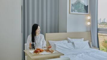 Standard Room | Premium bedding, individually decorated, soundproofing, free WiFi